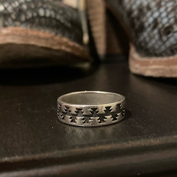 Navajo Sterling Silver Temé Ring - Picture 4 of 7